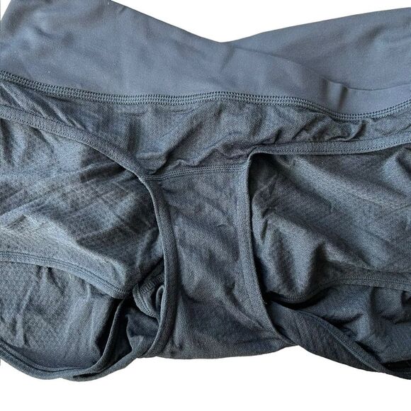 Lululemon Women’s Size 2 Crossover Waist‎ Astro Shorts Black Athletic Sporty Gym - Picture 6 of 8